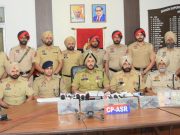 Amritsar Police की बड़ी कार्रवाई, 2 तस्करों को अवैध हरियारों सहित किया गिरफ्तार