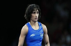Vinesh Phogat ने किया संन्यास से वापसी का ऐलान, कहा- आग कभी खत्म नहीं होती