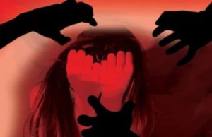 Cold Drink में नशीला पदार्थ पिलाकर महिला से गैंगरेप, अश्लील वीडियो बनाकर किया ब्लैकमेल