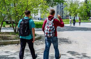 कनाडा में भारतीयों पर गहराया संकट, लाखों वीजा हो रहे खत्म