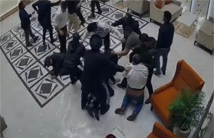 Jalandhar का Mariton Hotel बना जंग का अखाड़ा, जमकर चले लात-घूंसे