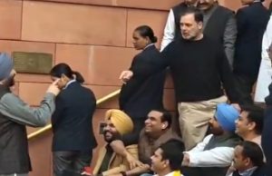 Rahul Gandhi ने Ravneet Bittu को कहा ‘गद्दार’, जवाब में मंत्री ने कहा- देश के दुश्मनों से