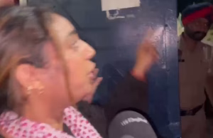 Jalandhar में नाबालिग को हिरासत में लेने पर हंगामा:थाने का गेट बंद किया, मां बोलीं-बेटे को कुछ हुआ, तो जान दे दूंगी