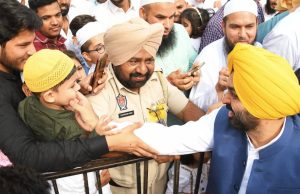 पंजाब CM भगवंत मान मलेरकोटला ईदगाह पहुंचे:मुस्लिम भाईचारे को दी ईद की बधाई, मेडिकल कॉलेज खोलने का ऐलान किया