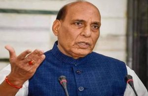 रक्षा मंत्री Rajnath Singh ने तीनों सेनाओं के प्रमुखों के साथ की उच्चस्तरीय बैठक