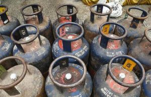 महंगाई की मार! ₹218 तक कॉमर्शियल गैस सिलेंडर के बढ़े दाम, जानें घरेलू Cylinder का क्या रहा हाल