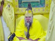 पंजाबी सिंगर Kanwar Grewal ने प्रेमानंद महाराज से मुलाकात की: संत बोले- तुम्हारी आवाज बुलंद, ऐसे ही गाते रहो