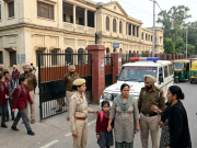 पंजाब में रेलवे ट्रैक-एयरपोर्ट पार्किंग में ब्लास्ट की धमकी:लुधियाना-संगरूर के स्कूलों को भी उड़ाने का थ्रेट; पुलिस ने खाली कराए, सर्च ऑपरेशन जारी
