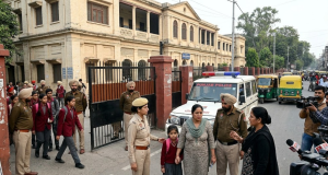 पंजाब में रेलवे ट्रैक-एयरपोर्ट पार्किंग में ब्लास्ट की धमकी:लुधियाना-संगरूर के स्कूलों को भी उड़ाने का थ्रेट; पुलिस ने खाली कराए, सर्च ऑपरेशन जारी