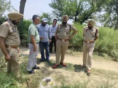 Amritsar में पुलिस-बदमाशों के बीच मुठभेड़:क्रॉस फायरिंग के बाद 2 गिरफ्तार, पिस्तौल और एक कार बरामद; कई आपराधिक गतिविधियों में शामिल