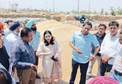 MD Markfed visits Mandis in Ludhiana, Moga and Ferozepur along with DCs to ensure smooth procurement operations