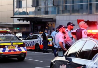 5 people killed in stabbing at Sydney mall, attacker shot dead