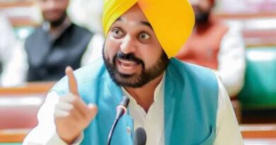 CM slams Bajwa for ‘half baked knowledge’