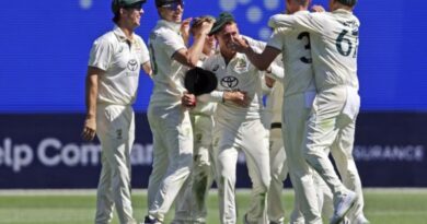 India bundled out for 150 as Australia’s bowlers dominate opening day