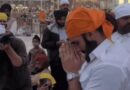 Ranveer Singh visits Golden Temple, offers prayers