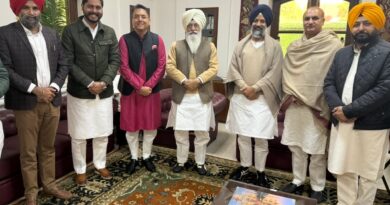 AAP Punjab President Aman Arora Seeks Blessings from Dera Beas Chief Baba Gurinder Singh Dhillon Ji