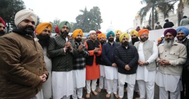 AAP Punjab Leaders Pay Obeisance at Gurdwara Sri Fatehgarh Sahib on Martyrdom Day of Chhote Sahibzade