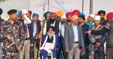 Sukhbir Badal performs religious service at Takht Damdama Sahib