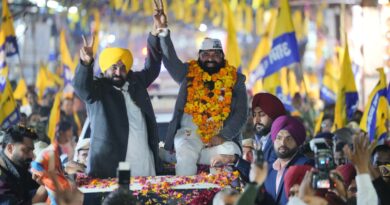 Chief Minister Bhagwant Mann Holds Roadshows in Shakur Basti, Tri Nagar, and Mangolpuri, Urges People to Vote for AAP