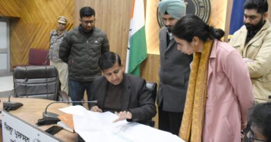 Deputy Commissioner reviews new ramp design for PAP Chowk Flyover