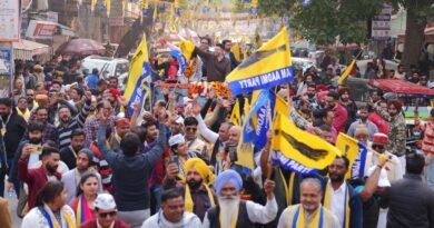 MP Raghav Chadha Gets Grand Welcome in Rajendra Nagar, Gets Emotional, Calls His Birthplace and Workplace, Seeks Blessings for AAP’s Victory