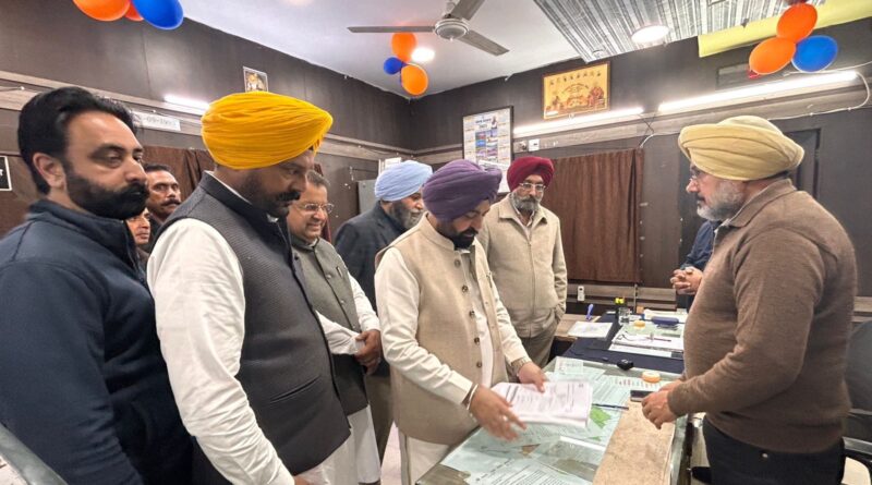 Revenue Minister Hardip Singh Mundian conducts surprise check of Bathinda Tehsil Office