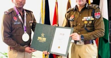 DGP GAURAV YADAV FELICITATES ASI ASHOK KUMAR WITH COMMENDATION DISC FOR EXCEPTIONAL ARTISTRY