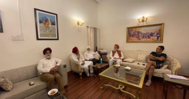Punjab Vidhan Sabha Speaker holds meeting with Professors & Punjabi Actor to get suggestions pertaining to observe 350 centenary of Sri Guru Tegh Bahadur Ji